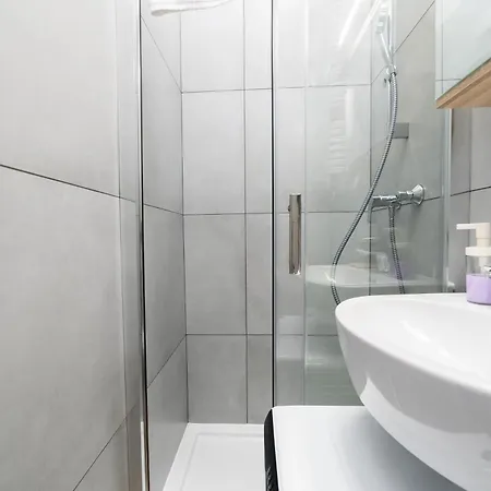 Park Wilsona Charming By Bookinghost Daire *