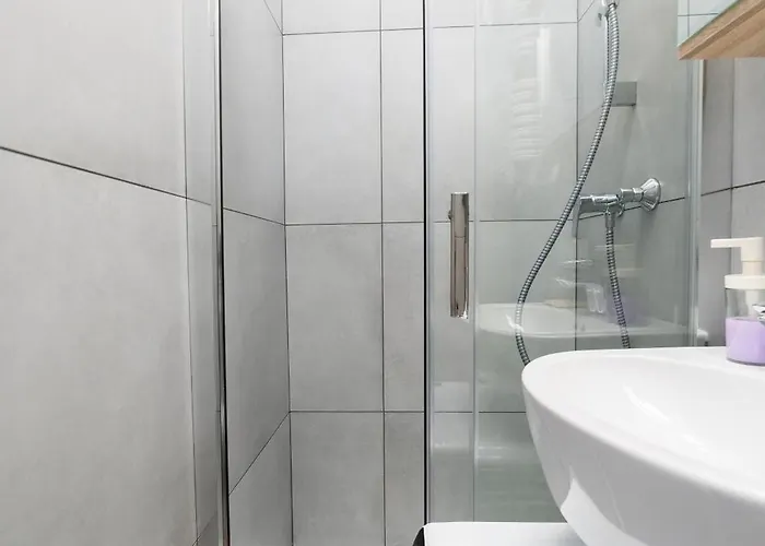 Park Wilsona Charming By Bookinghost Daire *